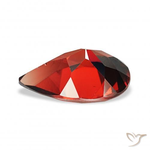 Granate almandino Rojo sangre intenso natural de 3.33 ct, En forma de pera, VS