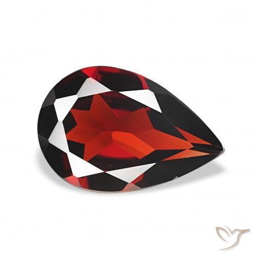 Granate almandino Rojo oscuro natural de 2.90 ct, En forma de pera, VVS