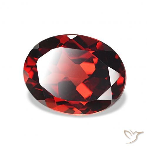 Granate almandino Rojo sangre intenso natural de 2.20 ct, Ovalada, VVS