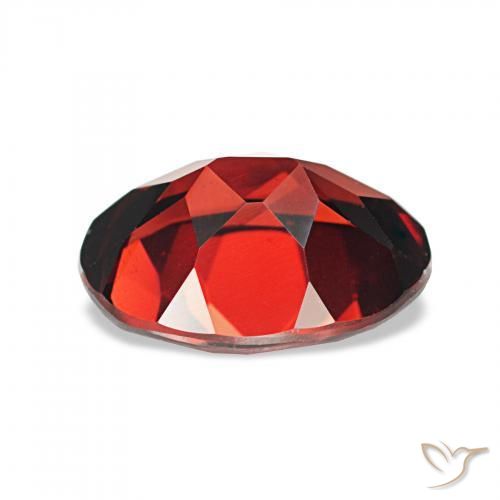 Granate almandino Rojo sangre intenso natural de 2.20 ct, Ovalada, VVS