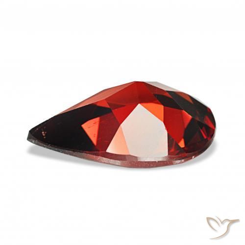 Granate almandino Rojo oscuro natural de 2.95 ct, En forma de pera, VS