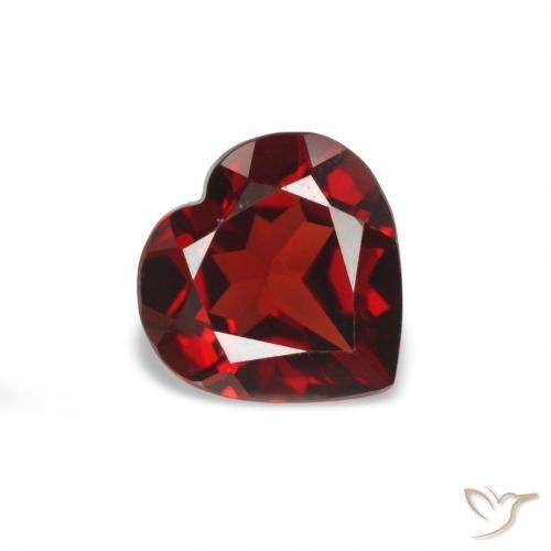 Granate almandino Rojo oscuro natural de 1.43 ct, Forma de corazón, VVS