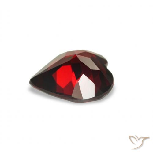 Granate almandino Rojo oscuro natural de 1.47 ct, Corazón, VVS