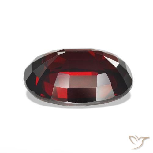 Granate almandino Rojo negruzco natural de 5.55 ct, Corte Óvalo, VVS-VS