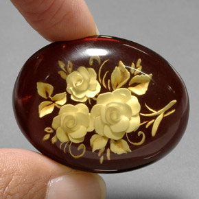 Ámbar marrón natural de 28,39 ct, forma elegante, translúcido