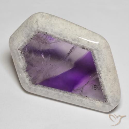 Corte de geoda de amatista multicolor natural de 69,57 ct, forma elegante, transparente