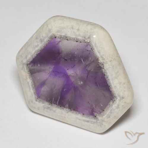 Corte de geoda de amatista multicolor natural de 66,39 ct, forma elegante, transparente