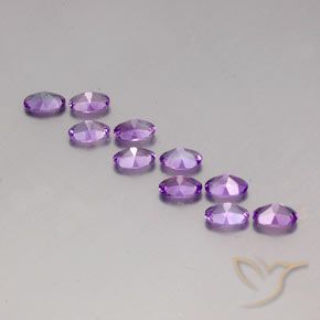 Gemas de Amatista Violeta rosáceo medio natural de 3.79 ct, Ovalada, VVS-VS