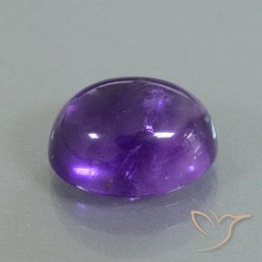 Amatista Violeta medio natural de 3.56 ct, Ovalada, Transparente / Translúcido