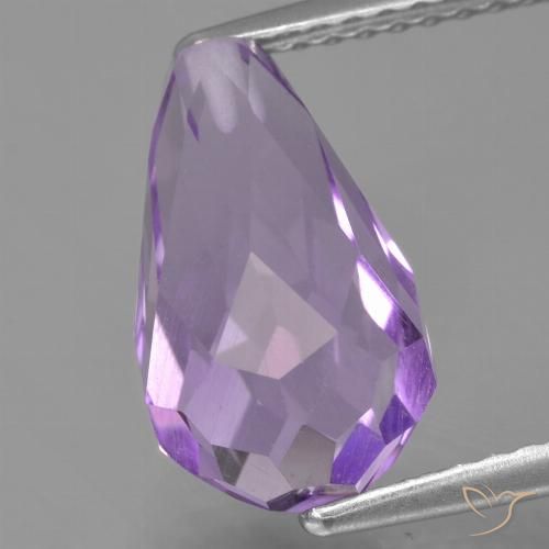 Amatista Violeta iris intenso natural de 3.71 ct, Corte Briolette, VS