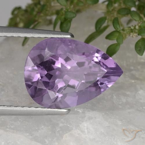 Amatista Violeta medio natural de 3.43 ct, En forma de pera, VS