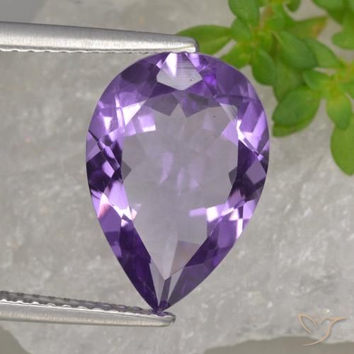 Amatista Violeta medio natural de 4.27 ct, En forma de pera, VVS-VS