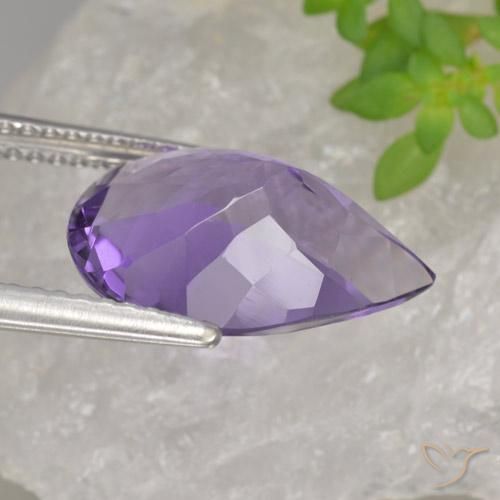Amatista Violeta medio natural de 3.89 ct, En forma de pera, VVS