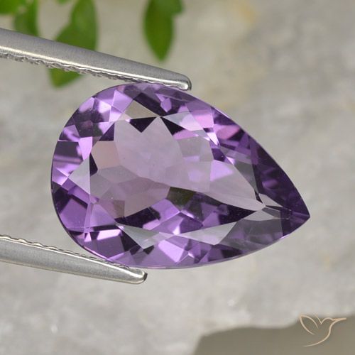 Amatista Rosado-violeta medio natural de 4.13 ct, En forma de pera, VVS