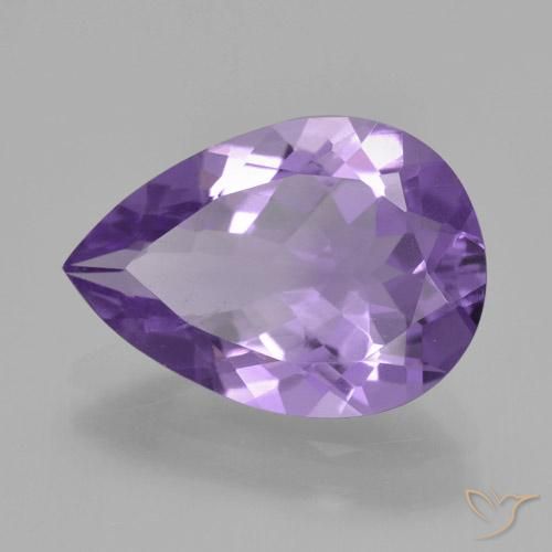 Amatista Violeta medio natural de 3.57 ct, En forma de pera, VS