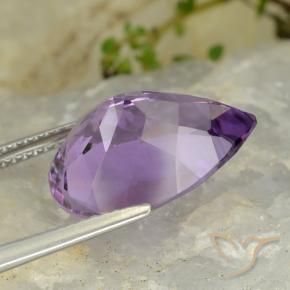 Amatista Violeta medio natural de 7.03 ct, En forma de pera, VVS-VS