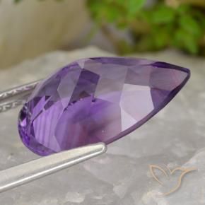 Amatista Violeta medio natural de 4.52 ct, En forma de pera, VVS-VS