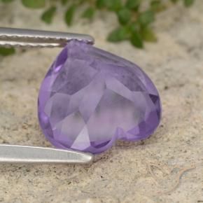 Amatista Violeta medio natural de 2.76 ct, Corazón, VS