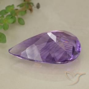 Amatista Violeta medio natural de 4.03 ct, En forma de pera, VS