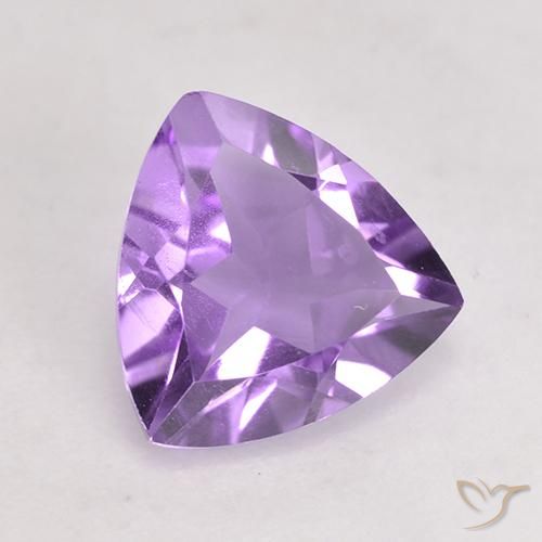 Amatista Violeta medio natural de 1.51 ct, Trillón, VS