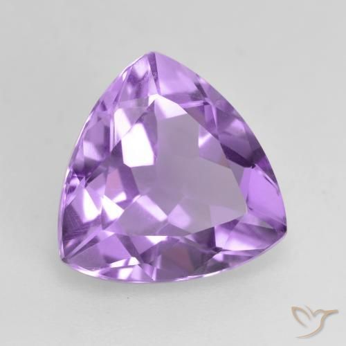 Amatista Violeta medio natural de 2.60 ct, Trillón, VS