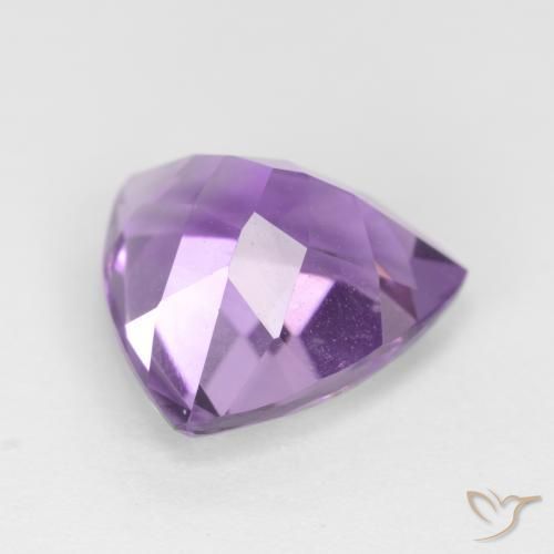 Amatista Violeta medio natural de 3.03 ct, Trillón, VS