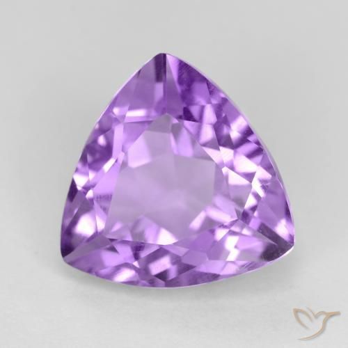Amatista Violeta medio natural de 3.01 ct, Trillón, VS