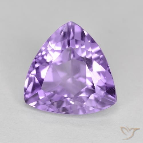 Amatista Violeta medio natural de 2.69 ct, Trillón, VS