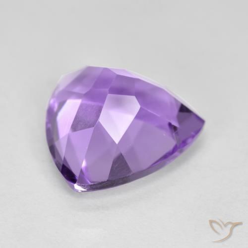 Amatista Violeta medio natural de 2.93 ct, Trillón, VS