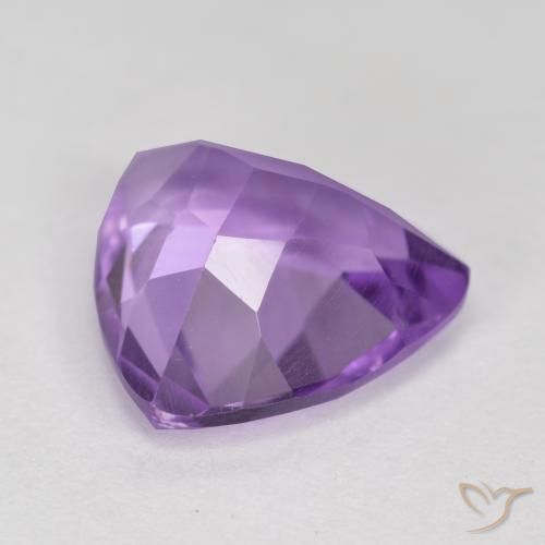 Amatista Violeta medio natural de 2.71 ct, Trillón, VS