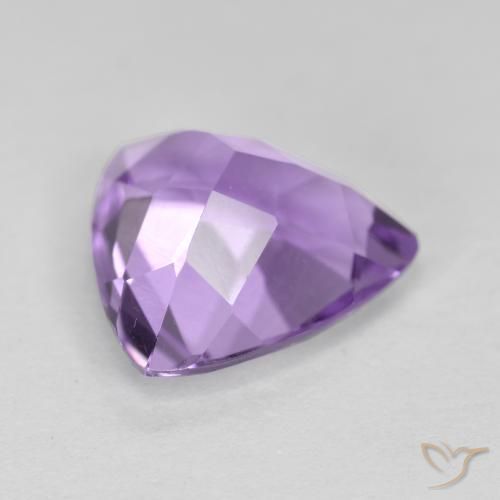 Amatista Violeta medio natural de 2.81 ct, Trillón, VS