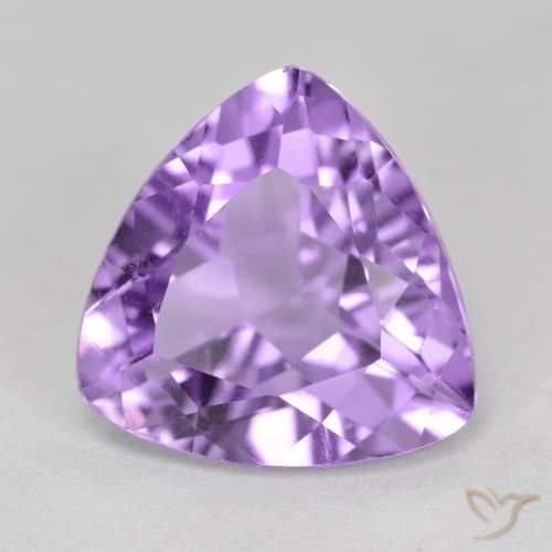 Amatista Violeta medio natural de 2.92 ct, Trillón, VS