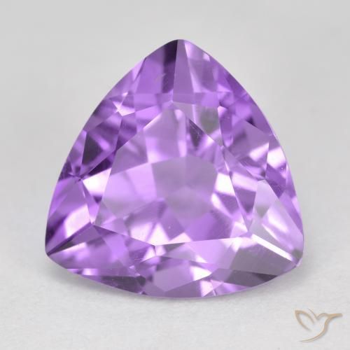 Amatista Violeta medio natural de 2.81 ct, Trillón, VS