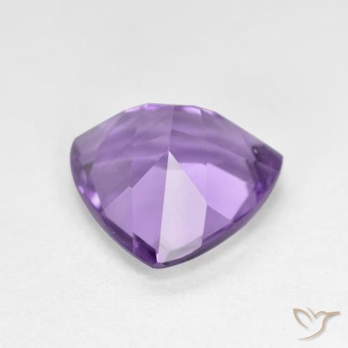 Amatista Violeta medio natural de 2.67 ct, Trillón, VS