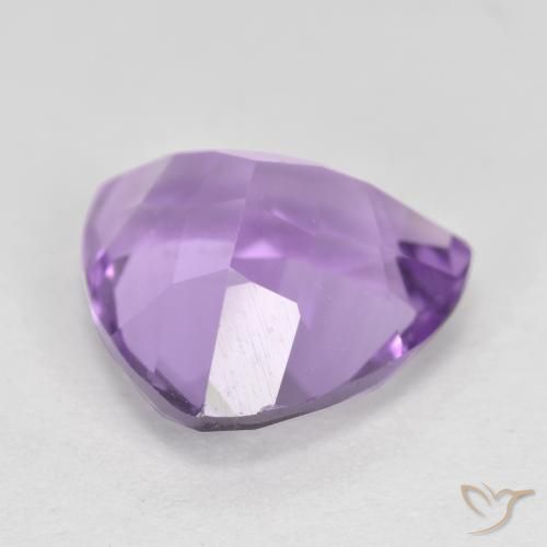 Amatista Violeta medio natural de 2.86 ct, Trillón, VS