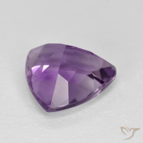 Amatista Violeta oscuro medio natural de 2.86 ct, Trillón, VS