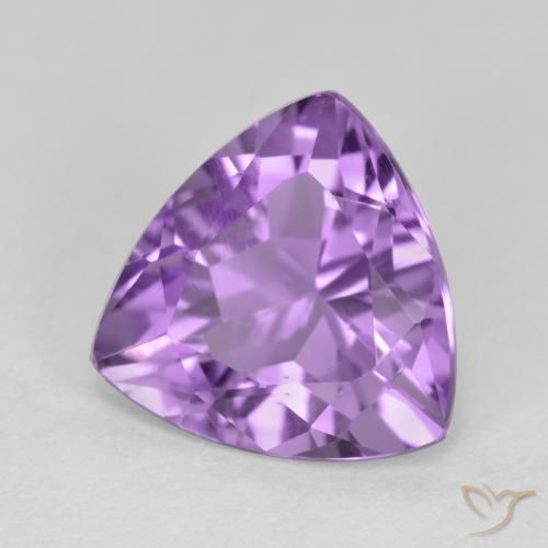 Amatista Violeta medio natural de 2.88 ct, Trillón, VS