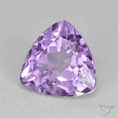 Amatista Violeta medio natural de 3.06 ct, Trillón, VS