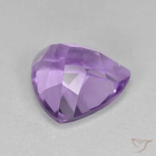 Amatista Violeta medio natural de 3.06 ct, Trillón, VS