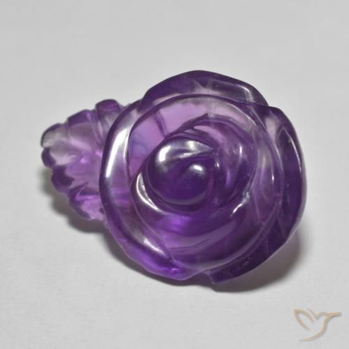 Amatista Violeta claro medio natural de 12.57 ct, Corte Flor, Translúcido