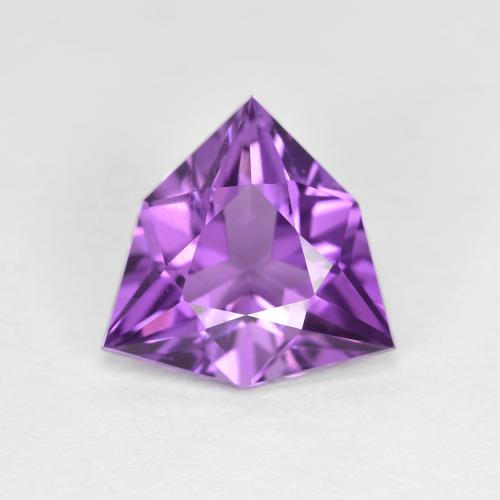Amatista Violeta medio natural de 1.97 ct, Forma elegante, VVS-VS