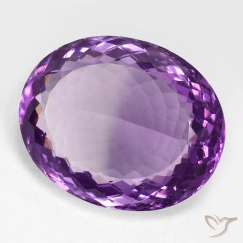 Amatista Violeta medio natural de 25.96 ct, Ovalada, VVS-VS