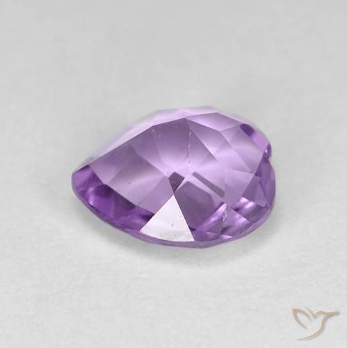 Amatista Violeta medio natural de 1.54 ct, Corazón, VVS-VS