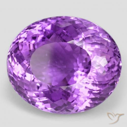 Amatista Violeta medio natural de 61.12 ct, Ovalada, VVS