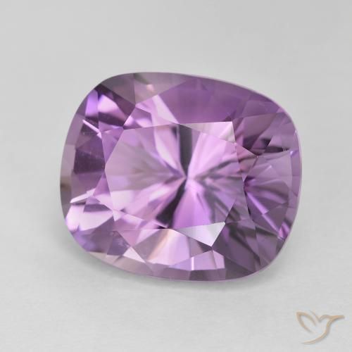 Amatista Violeta medio claro natural de 8.25 ct, Forma Cojín, VVS
