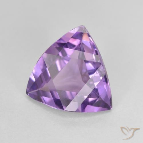 Amatista Violeta medio natural de 2.95 ct, Trillón, VS