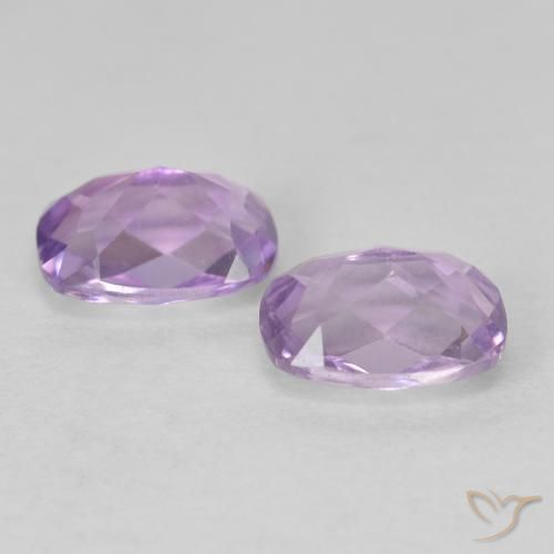 Gemas de Amatista Violeta medio natural de 1.71 ct, Forma Cojín, VVS-VS