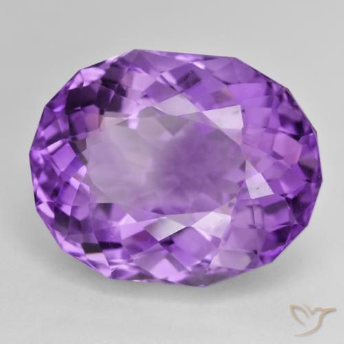 Amatista Violeta intenso natural de 30.90 ct, Ovalada, VVS