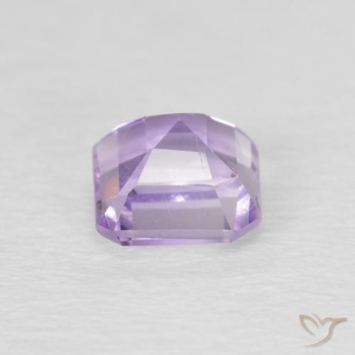 Amatista Violeta sangría natural de 0.65 ct, Corte Octágono / Esmeralda, VVS