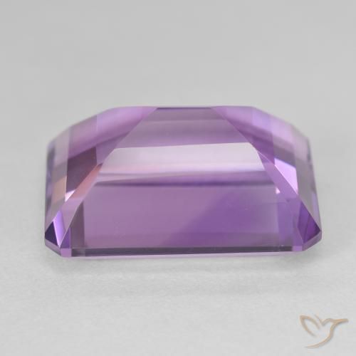 Amatista Violeta medio natural de 22.42 ct, Corte Octágono / Esmeralda, VVS